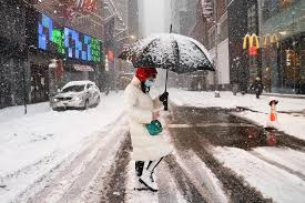 Tormenta de nieve en Nueva York: decretaron el estado de emergencia,  cierran las escuelas y frenan el plan de vacunación