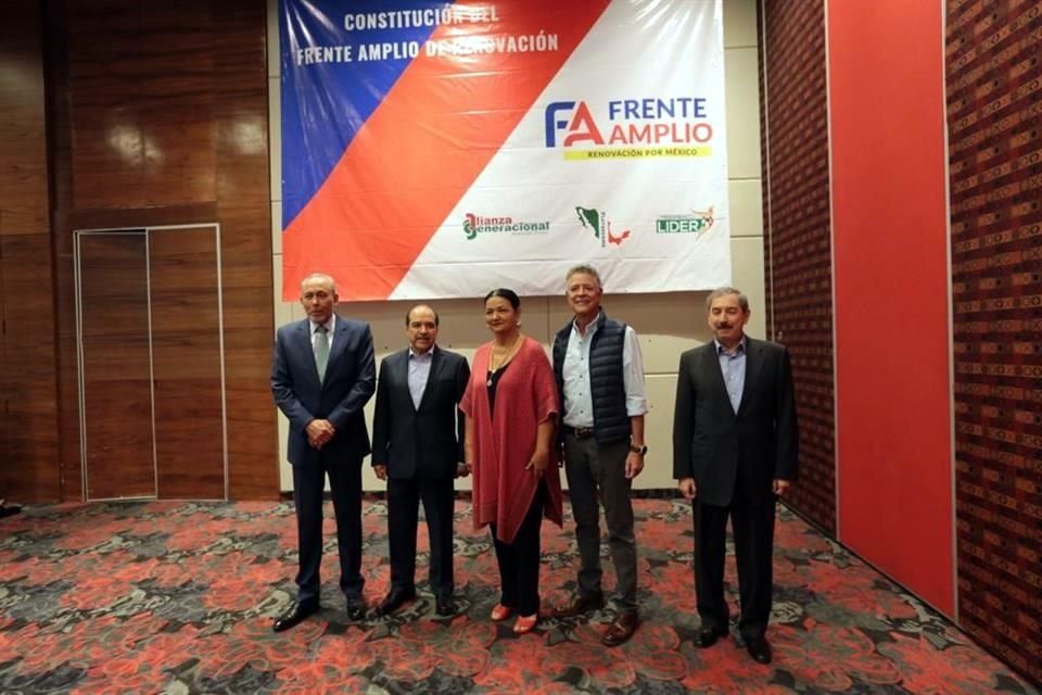Ex legisladores y ex gobernadores del PRI presentaron “Frente Amplio de Renovación”