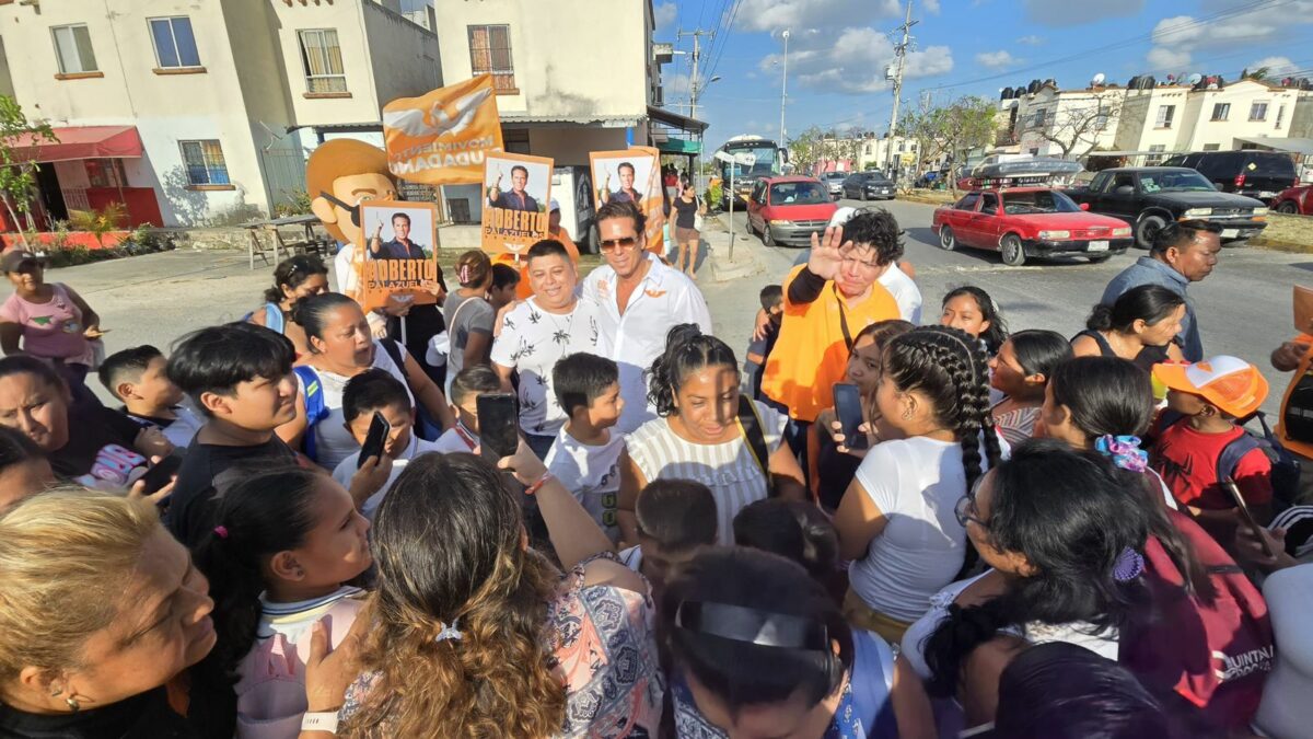 “Palazuelos sigue cultivando votos en colonias populares de Cancún”